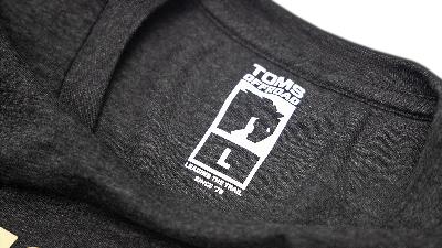 TOMS OFFROAD gray t-shirt custom size tag