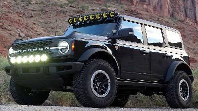 2021+ Ford Bronco Pro6 LED Light Bar by KC HiLites