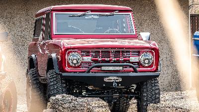 TOMS OFFROAD Hidden Winch Impact Front Bumper installed on Tom's 1976 Ford Bronco.